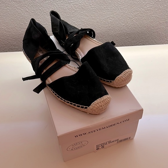 NIB Steve Madden Rosette Black Suede Espadrilles Size 6.5 - Picture 3 of 5